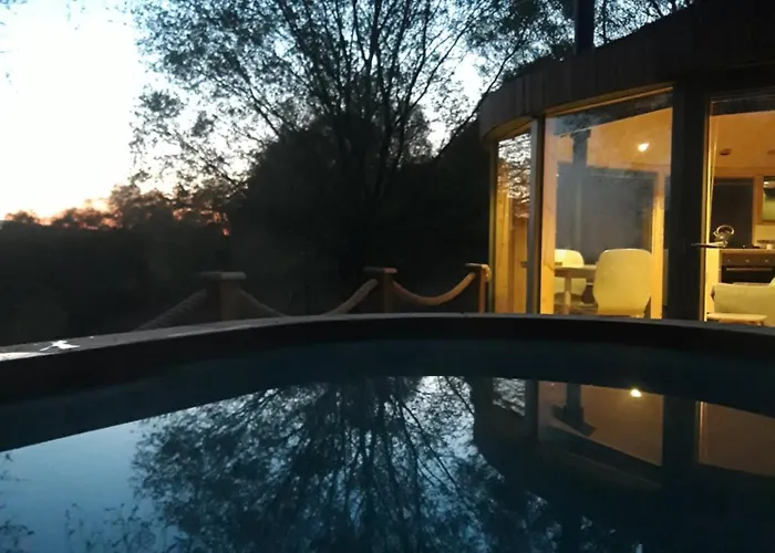 Craigmaddie Muir Roundhouse With Hot Tub Romantic, Luxury, Rural For 2 Near Milngavie Διαμέρισμα