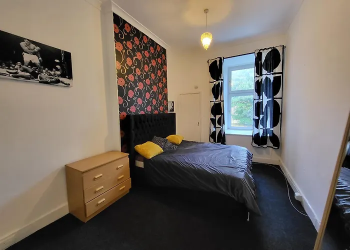 Apartment Victoria Road Glasgow