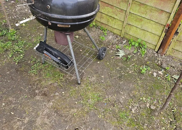 Lovely House With Private Parking! Glasgow! *