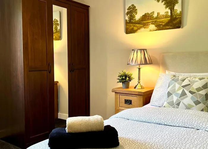 Spacious 2 Bed-flat In - Free Parking * Glasgow