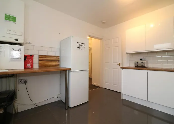 Signature - Glen Lee House Apartment Glasgow