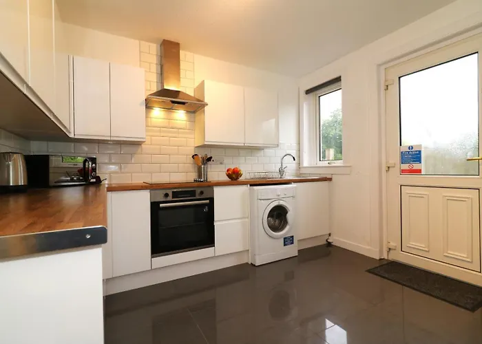 Signature - Glen Lee House Apartment *