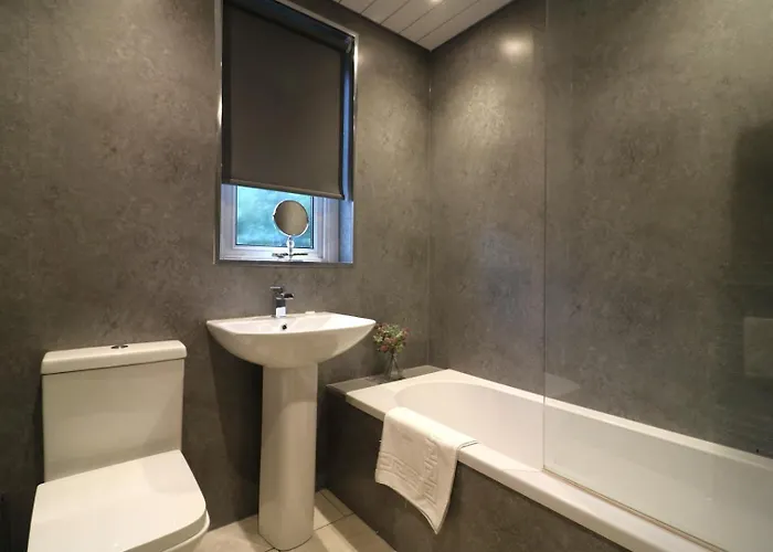 Signature - Glen Lee House Glasgow