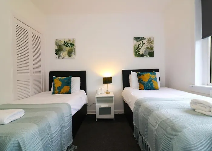 Signature - Glen Lee House