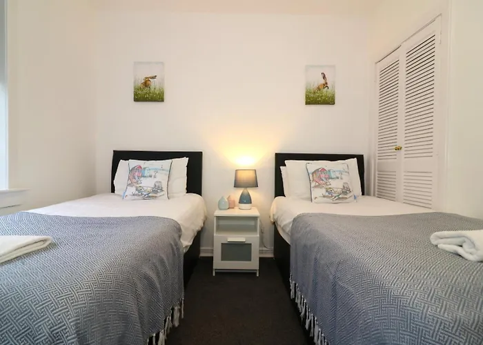 Signature - Glen Lee House Glasgow