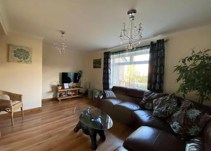 Stunning 3 Bedroom House With 2 Bathrooms Ferienhaus *