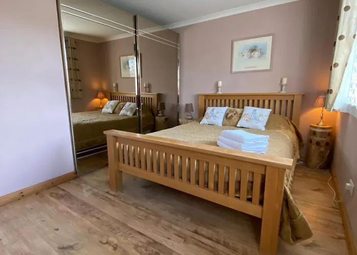 Stunning 3 Bedroom House With 2 Bathrooms Glasgow