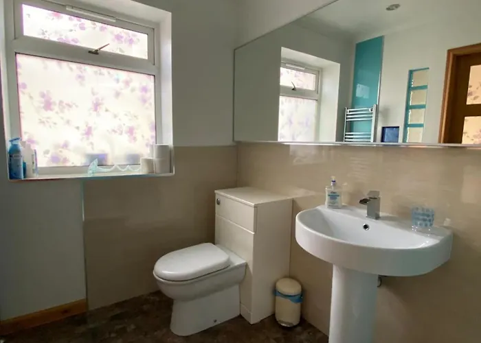 Dom wakacyjny Stunning 3 Bedroom House With 2 Bathrooms *