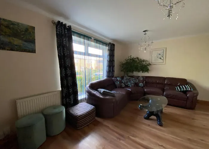 Stunning 3 Bedroom House With 2 Bathrooms Dom wakacyjny Glasgow