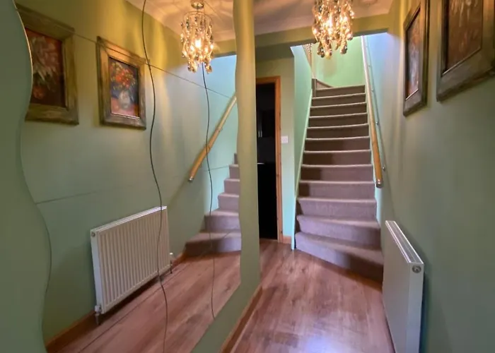 Stunning 3 Bedroom House With 2 Bathrooms Ferienhaus Glasgow