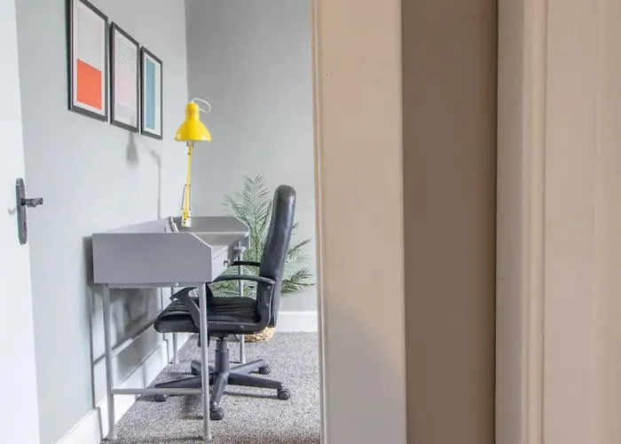 Apartament West End Cosy Pop Of Colour - Pass The Keys