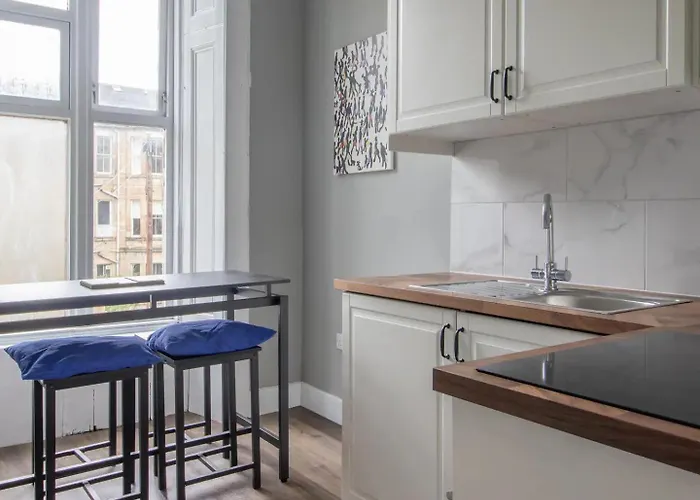 West End Cosy Pop Of Colour - Pass The Keys Apartament *