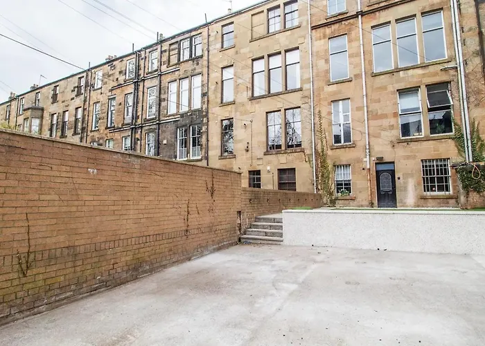 公寓 Private Garden West End With Parking - Pass The Keys *