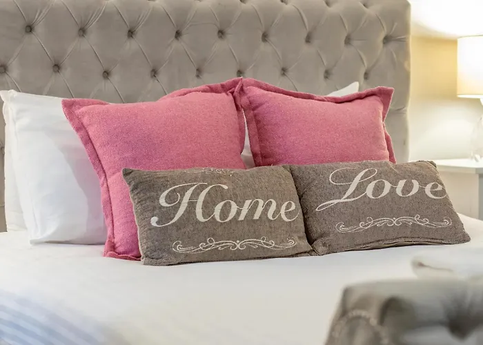 Appartamento Private Garden West End With Parking - Pass The Keys