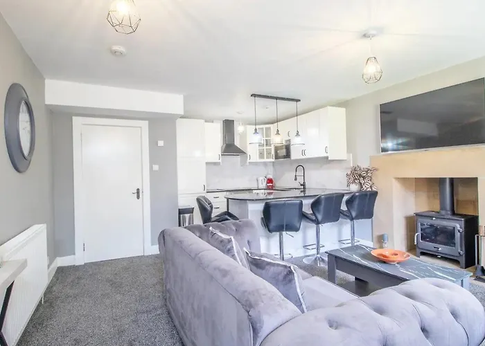 Private Garden West End With Parking - Pass The Keys Glasgow