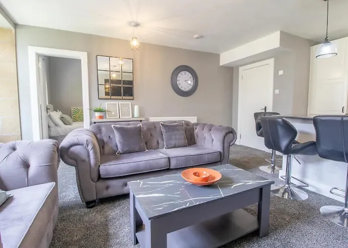 Private Garden West End With Parking - Pass The Keys Glasgow