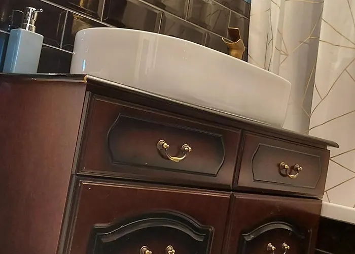 Luxurious With A Private Bathtub And Shared Toilet And Kitchen 10mins From Centre Проживание в семье Глазго