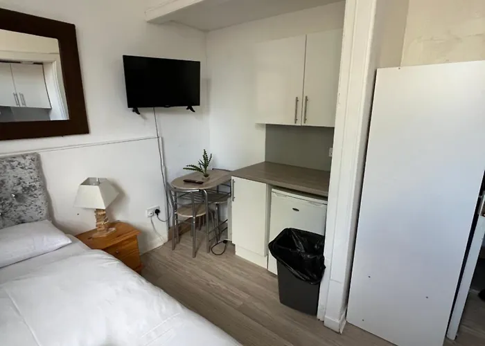 Great Western Road With En * Glasgow