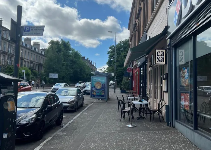 Great Western Road With En Appartement *