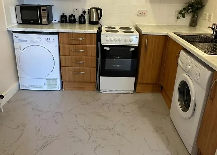 - Sleeps 2 & Freeparking During Weekend Apartment *