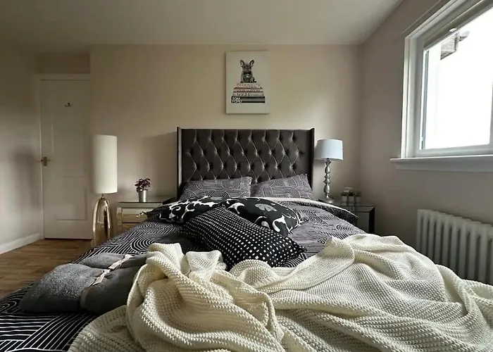 Beautiful House In Clydebank Apartment *