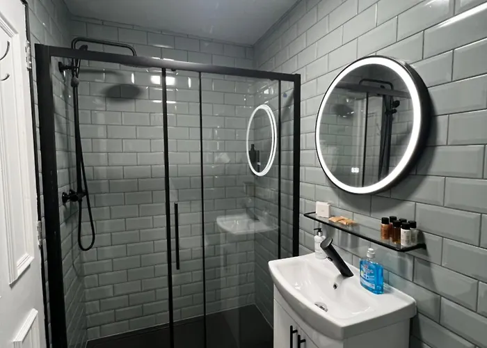 Amani - Centre 4* Glasgow