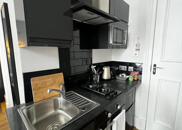 Amani - Centre גלאזגו