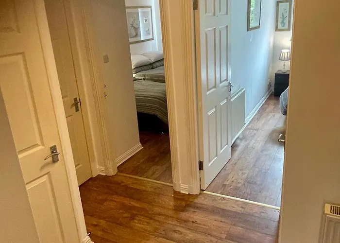 Апартаменты 3 Bed ,2 Bedroom City Centre Apt