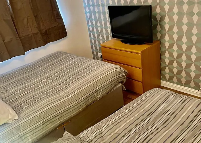 Апартаменты 3 Bed ,2 Bedroom City Centre Apt