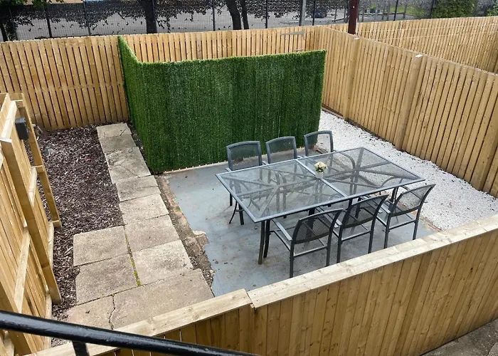 Elder Park Apartment