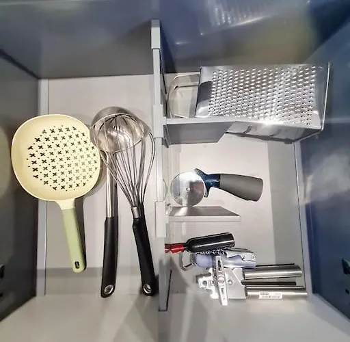 Lovely House With Back Garden - Private Driveway * גלאזגו