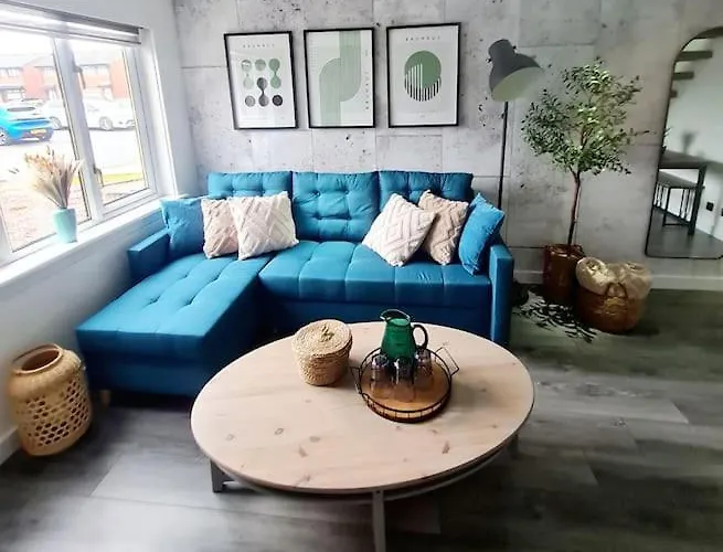 Lovely House With Back Garden - Private Driveway בית נופש *