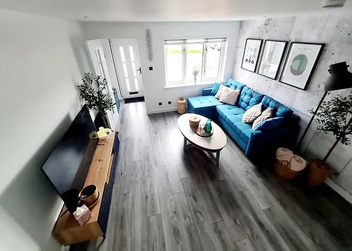 Nyaraló Lovely House With Back Garden - Private Driveway Glasgow