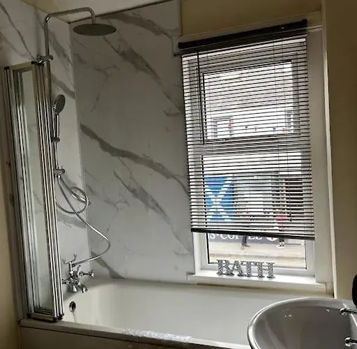 House In Drymen Village With Free Local Health Club Access בית נופש