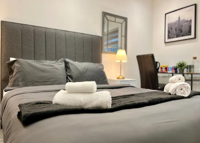 ホームステイ Private Bedroom - Modern Flat - West End