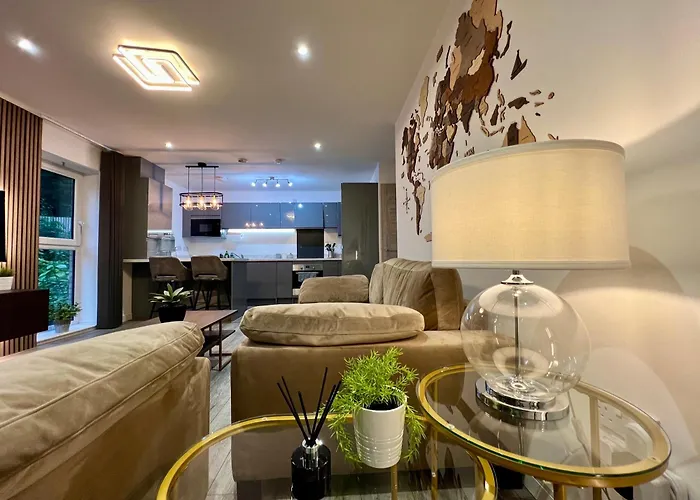 Private Bedroom - Modern Flat - West End *