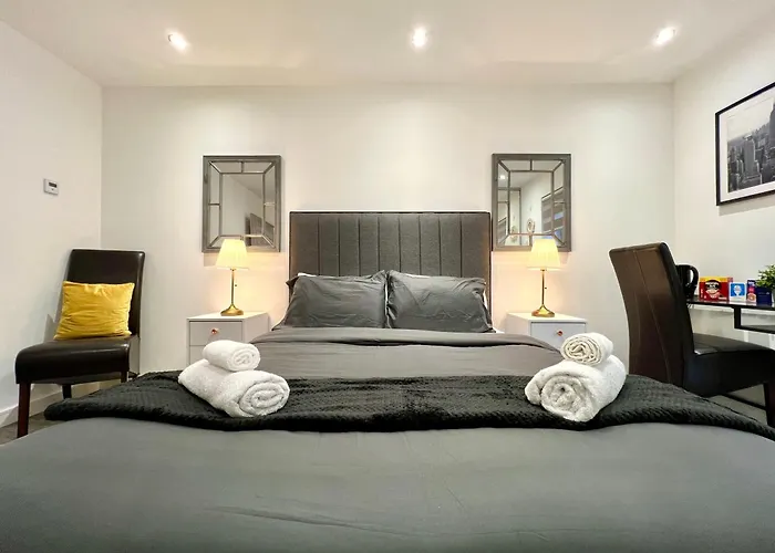 Private Bedroom - Modern Flat - West End Privat bolig