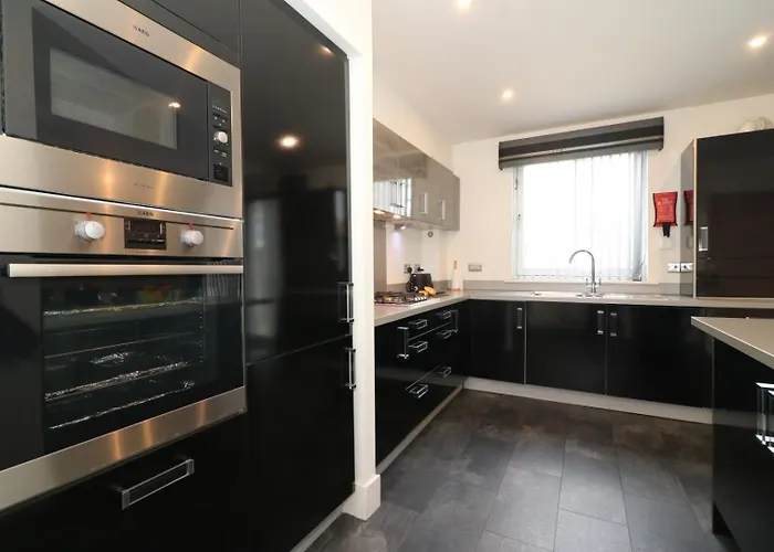 Signature - Oatlands House *