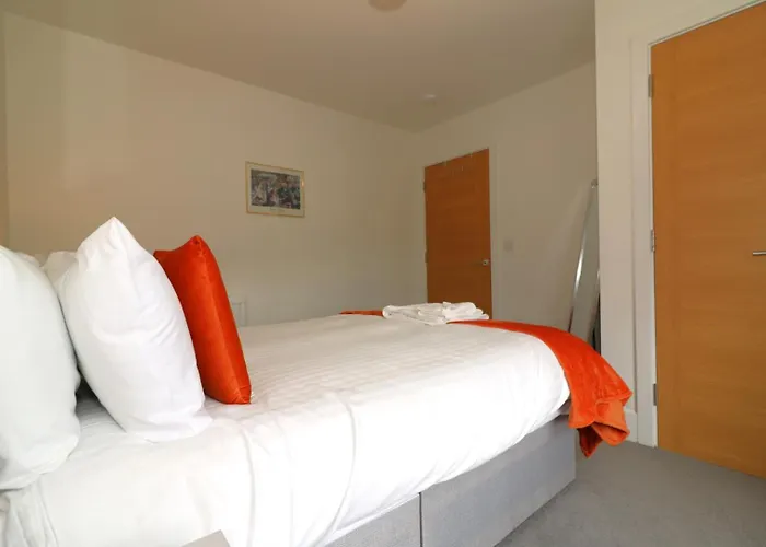 Signature - Oatlands House Apartment