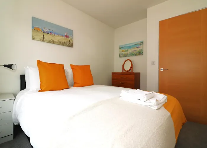 Signature - Oatlands House * Glasgow