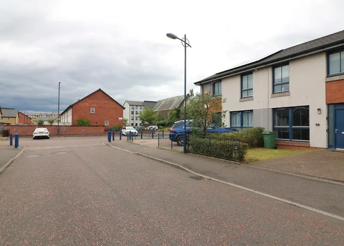 Signature - Oatlands House גלאזגו