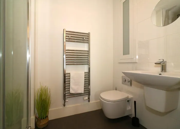 Signature - Oatlands House Apartment Glasgow