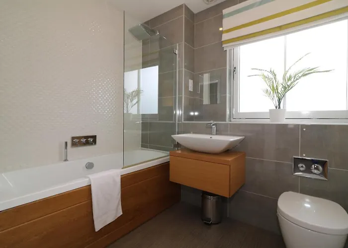 Signature - Oatlands House Apartment Glasgow