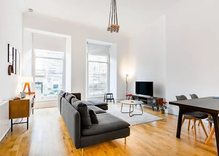 Incredible Contemporary Flat In Heart Of West End *