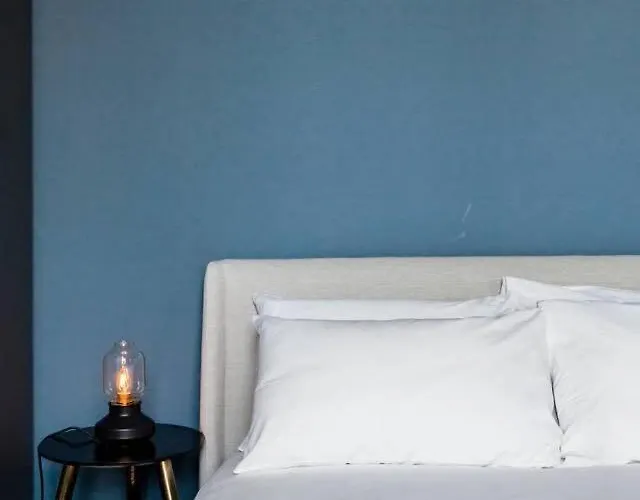 Incredible Contemporary Flat In Heart Of West End Апартаменты *