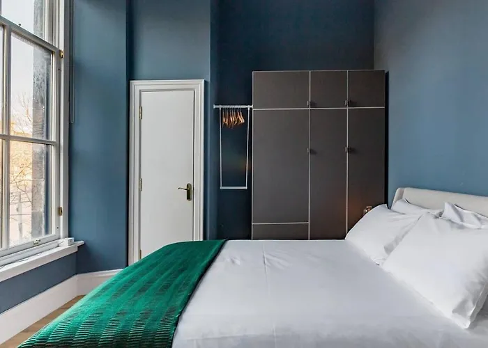 Апартаменты Incredible Contemporary Flat In Heart Of West End *