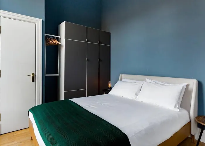 Incredible Contemporary Flat In Heart Of West End * グラスゴー