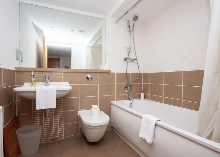 City Centre W Parking & Hyperoptic Wifi