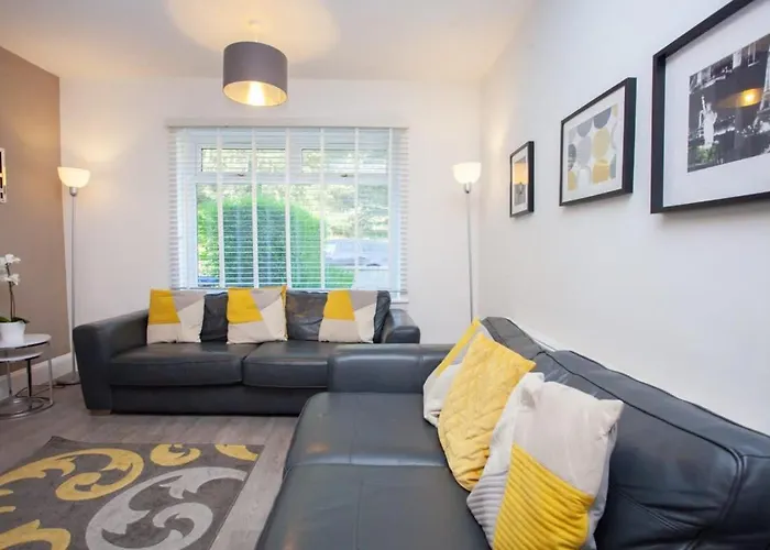 Beautifully Designed Pollok House *