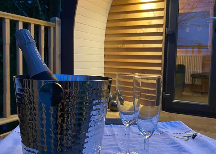 The Fells - Campsie Luxury Pods With Hot Tub Glasgow